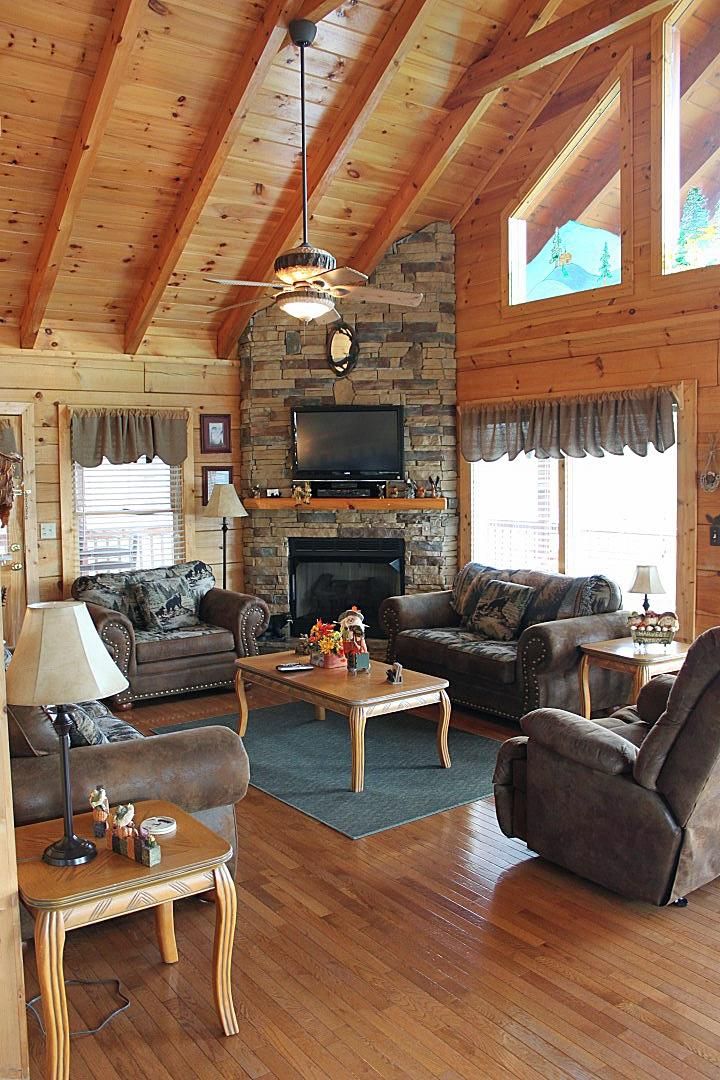 3323 Kestrel Way, Pigeon Forge, TN 37863