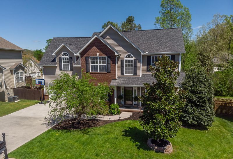3324 Grassy Pointe Ln, Knoxville, TN 37931
