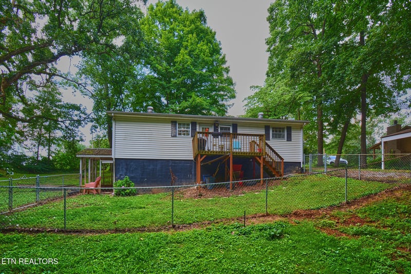 3324 Wildwood Rd, Maryville, TN 37804