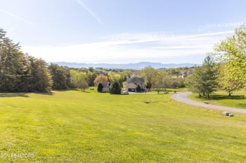 3326 Bentwood Dr, Kodak, TN 37764
