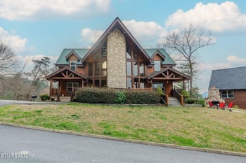 3329 Grouse Ridge Ln, Sevierville, TN 37862