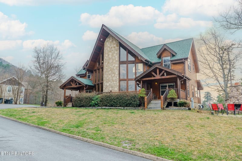 3329 Grouse Ridge Ln, Sevierville, TN 37862