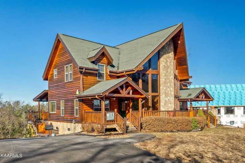 3329 Grouse Ridge Ln, Sevierville, TN 37876