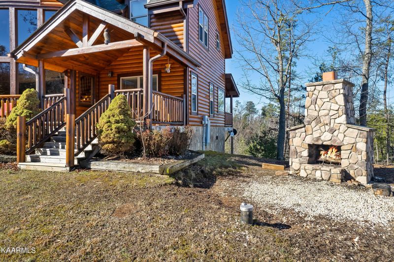 3329 Grouse Ridge Ln, Sevierville, TN 37876