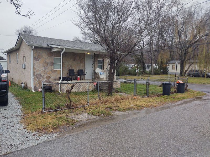 333 2nd St, Rocky Top, TN 37769