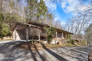 333 Gatlin Dr, Gatlinburg, TN 37738