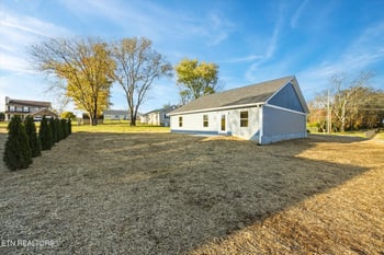 333 Granville Conner Rd, Powell, TN 37849