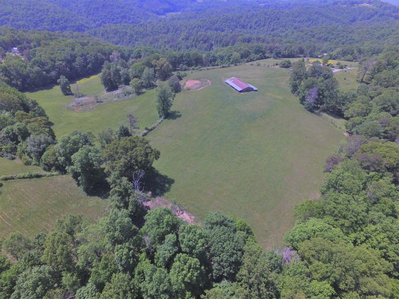 333 Landmark Rd, Jacksboro, TN 37757
