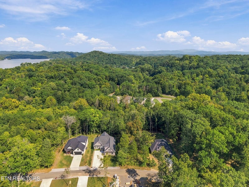 333 Nuhya Ln, Loudon, TN 37774