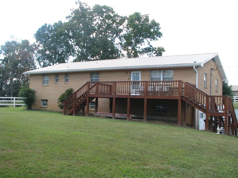 333 Ogle Rd, Seymour, TN 37865