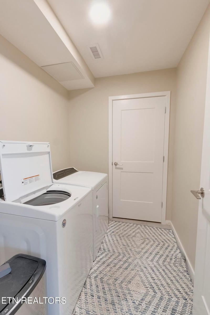 333 W Depot Ave #207, Knoxville, TN 37917