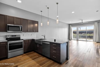 333 W Depot Ave #212, Knoxville, TN 37917
