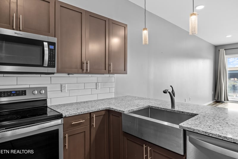 333 W Depot Ave #212, Knoxville, TN 37917