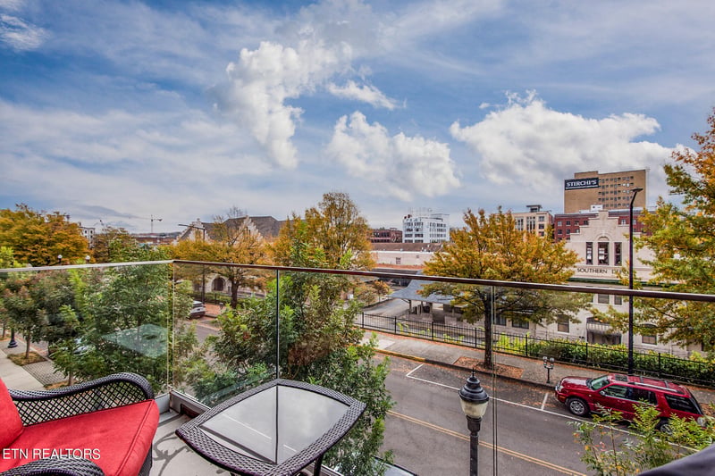 333 W Depot Ave #218, Knoxville, TN 37917