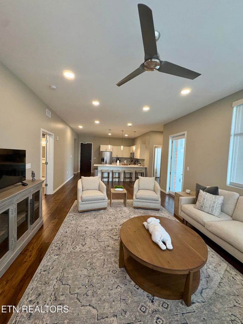 333 W Depot Ave #308, Knoxville, TN 37917