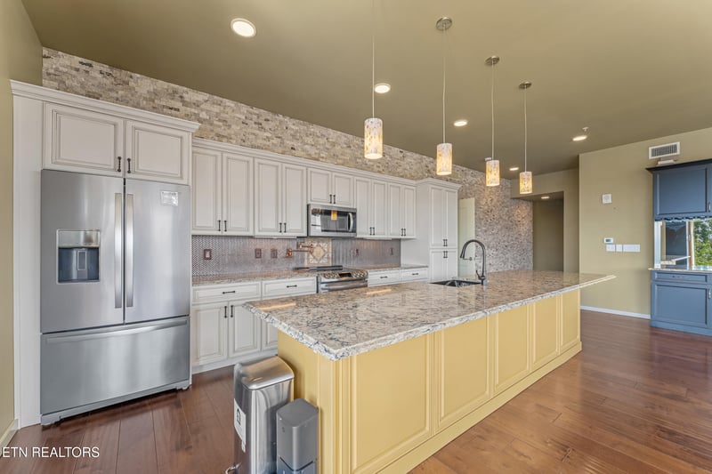 333 W Depot Ave #317, Knoxville, TN 37917