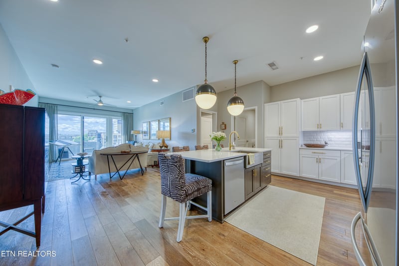 333 W Depot Ave #404, Knoxville, TN 37917