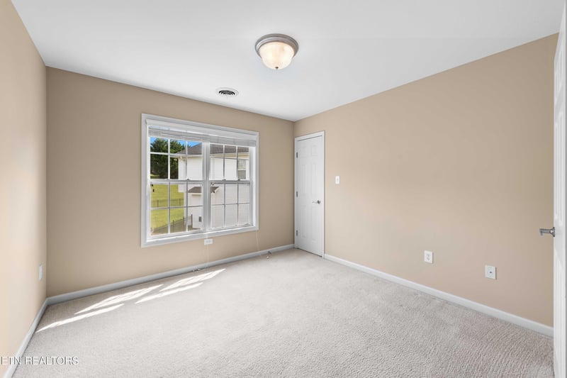 3331 Cliffbranch Ln, Knoxville, TN 37931