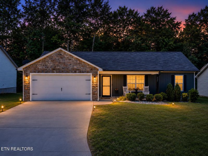 3331 Townsend Park Ln, Powell, TN 37849