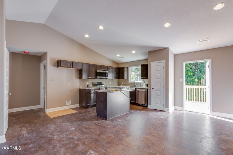 3334 Townsend Park Ln, Powell, TN 37849