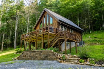3336 Waldens Creek Rd, Sevierville, TN 37862