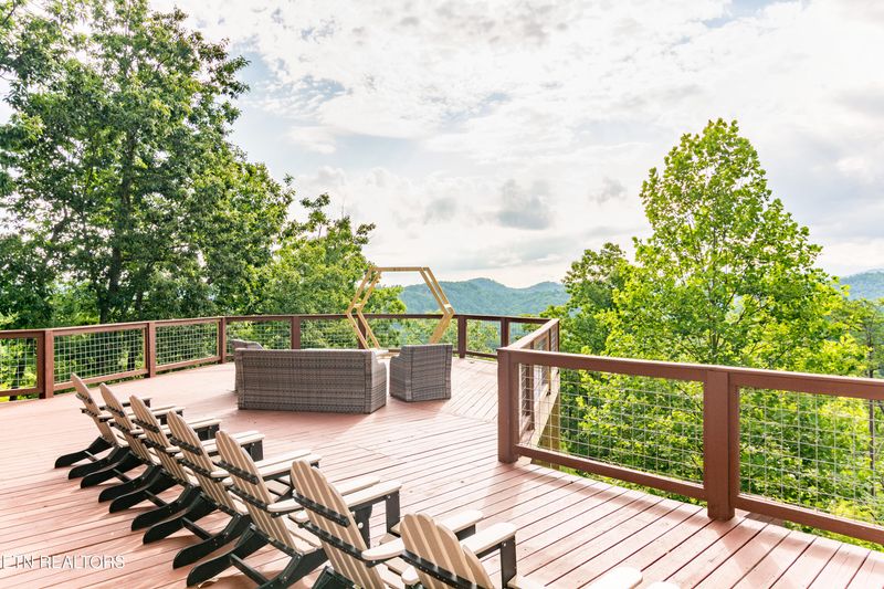 3339 Lonesome Pine Way, Sevierville, TN 37862