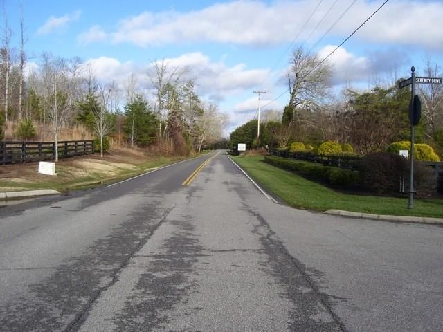 334 Caney View Dr, Harriman, TN 37748