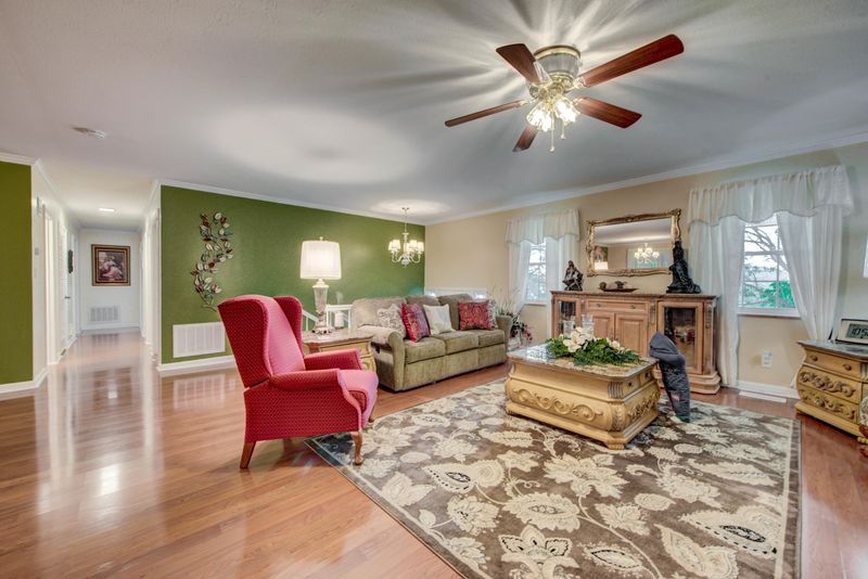 334 Clinch Ave, Clinton, TN 37716