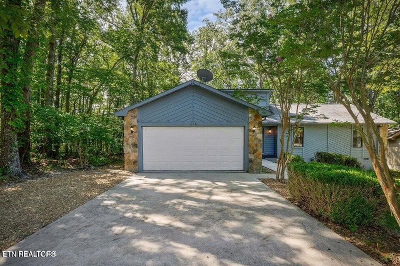 334 Lakeview Dr, Crossville, TN 38558