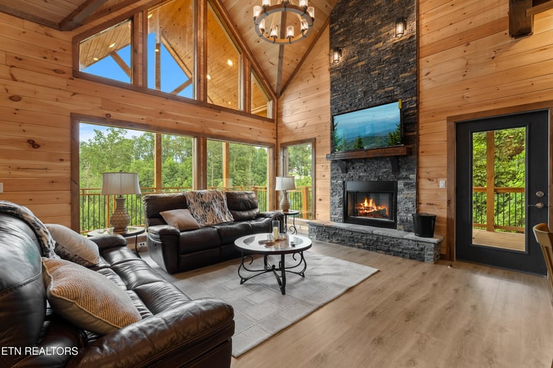 334 Long Hollow Rd, Sevierville, TN 37876