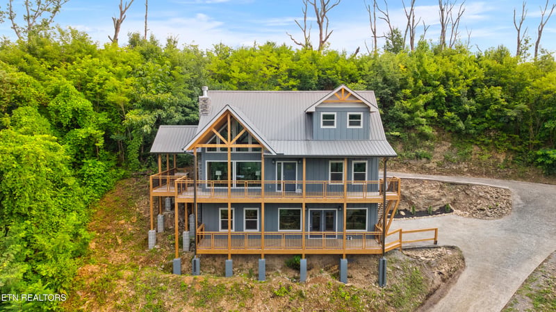 334 Long Hollow Rd, Sevierville, TN 37876