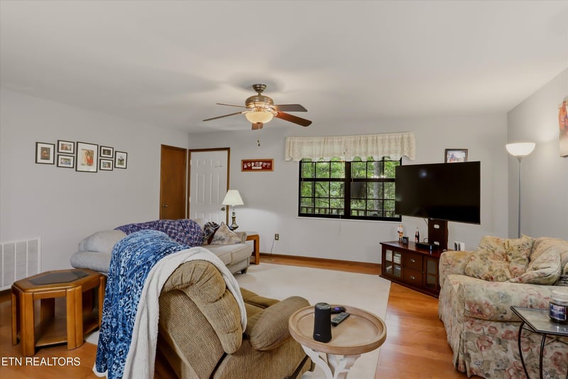 334 Pumpkin Hollow Rd, Heiskell, TN 37754