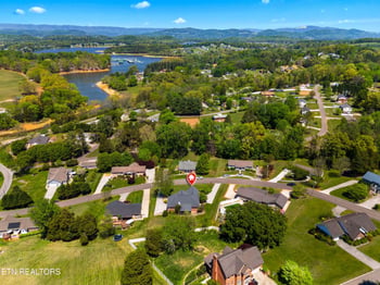 3340 Spring Creek Dr, Morristown, TN 37814