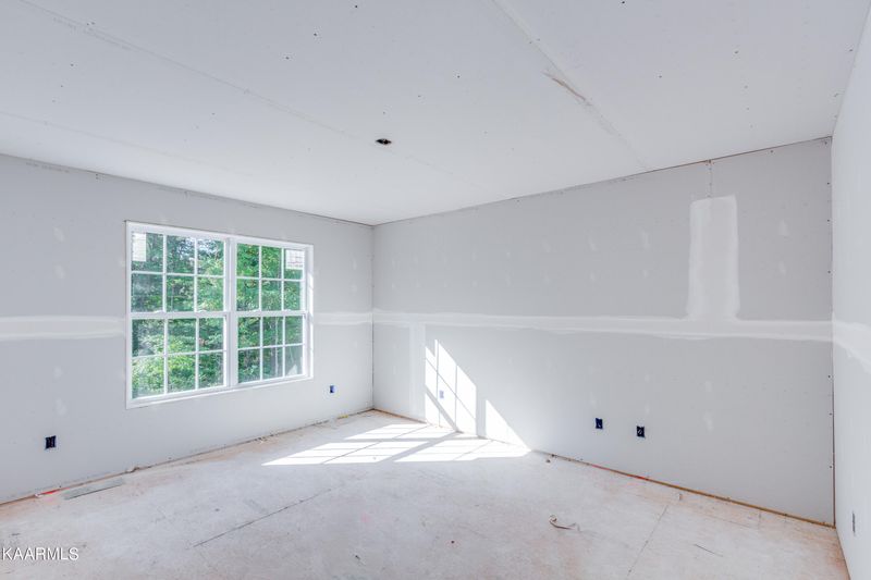 3340 Townsend Park Ln, Powell, TN 37849