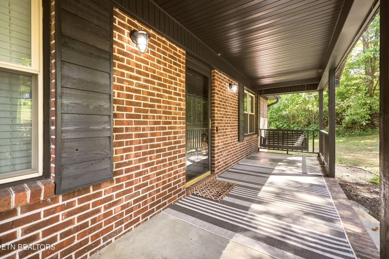 3342 Shagbark Rd, Powell, TN 37849