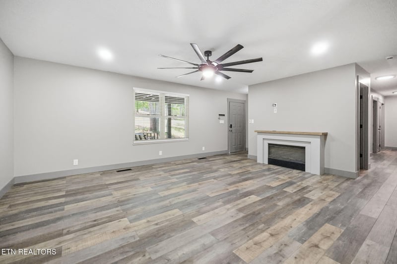 3342 Shagbark Rd, Powell, TN 37849