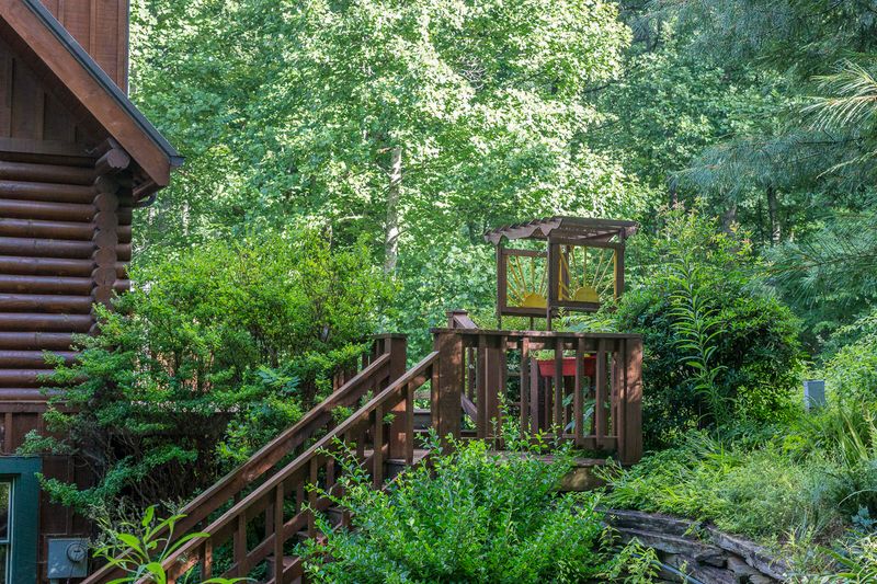 3343 Mcclure Ln, Sevierville, TN 37862