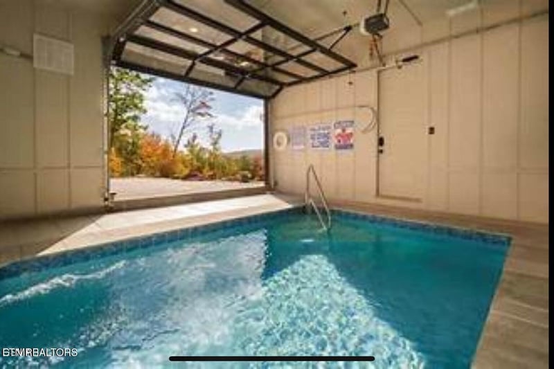 3343 Summit Trails Dr, Sevierville, TN 37862