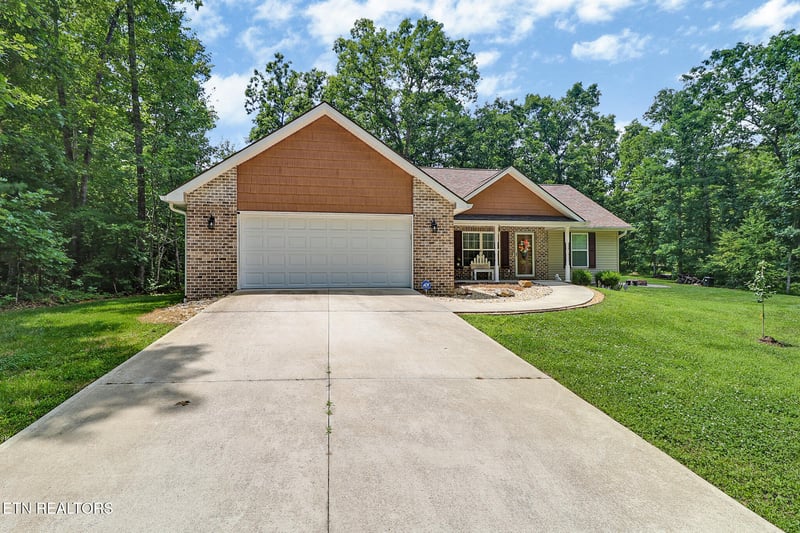 3344 Warpath Dr, Crossville, TN 38572