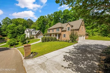 3345 Whispering Oaks Dr, Knoxville, TN 37938
