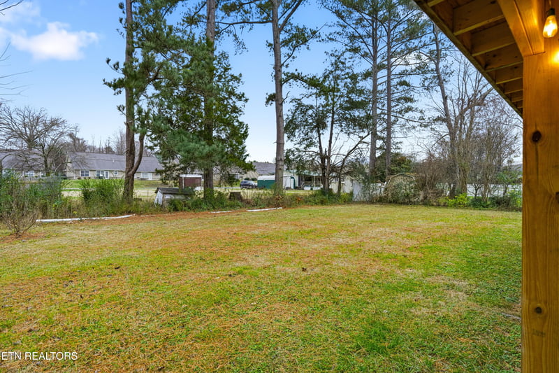 335 Fenway Dr, Sevierville, TN 37863