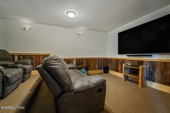 335 Hawken Dr, Walland, TN 37886