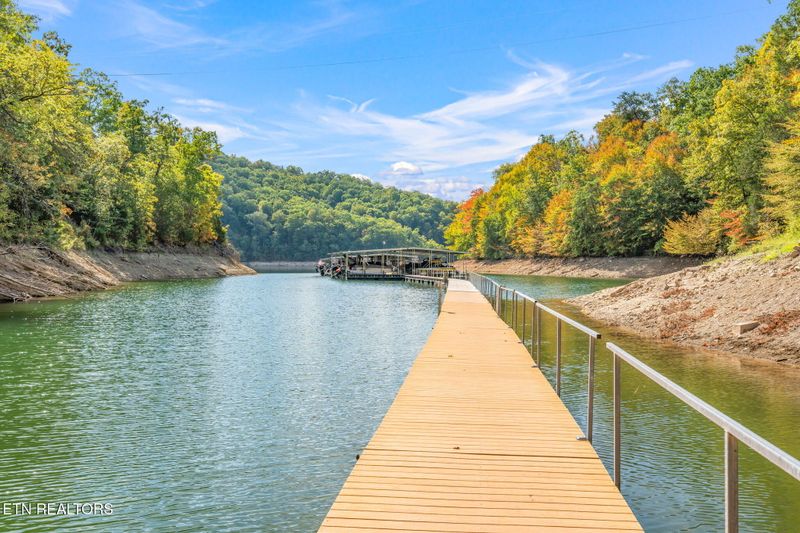 335 Lakeview Dr, Sharps Chapel, TN 37866