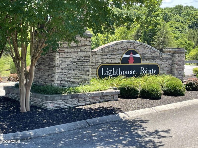335 Lighthouse Blvd, Loudon, TN 37774