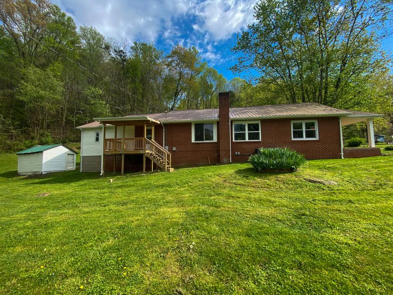 335 Mountain Rd, Caryville, TN 37714