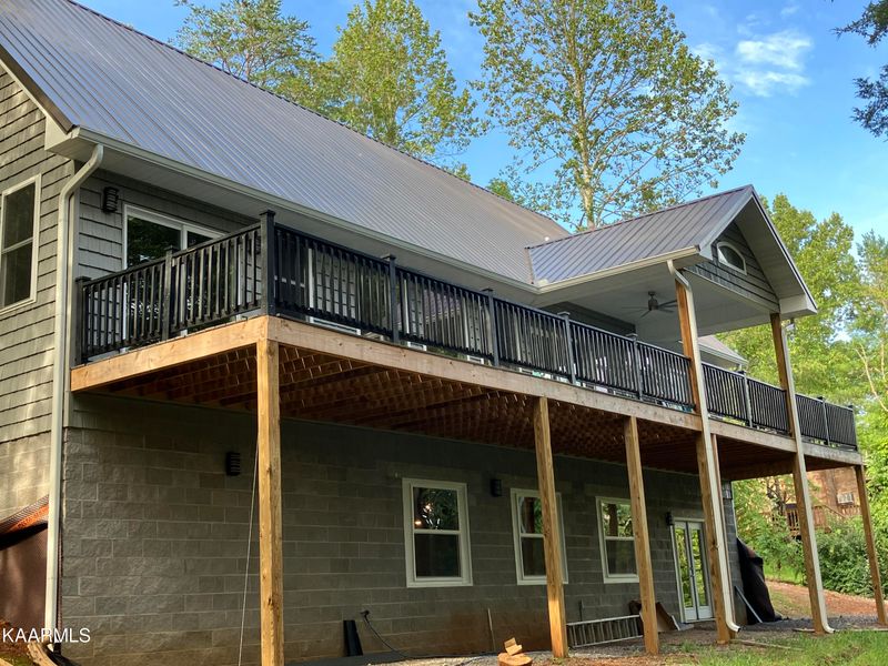 335 Old Leadmine Bend Rd, Sharps Chapel, TN 37866