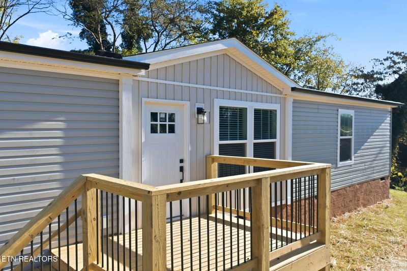 335 W Broad St, Clinton, TN 37716