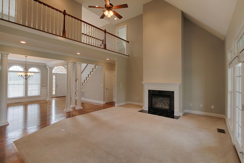 335 Windward Pointe, Lenoir City, TN 37772