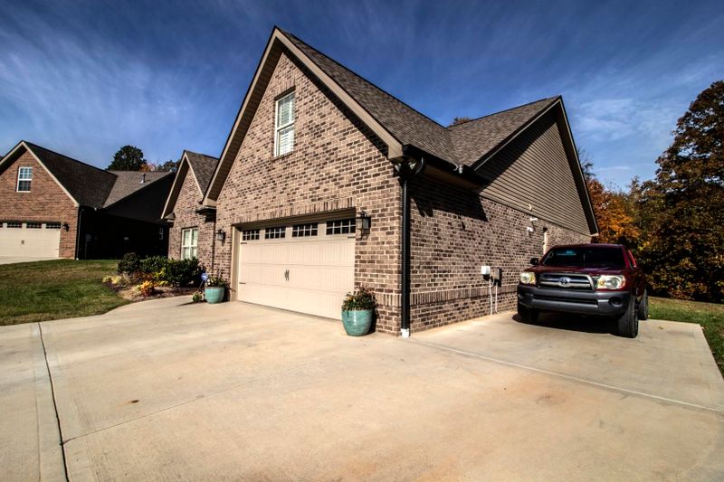 3350 Parrish Hill Ln, Knoxville, TN 37938