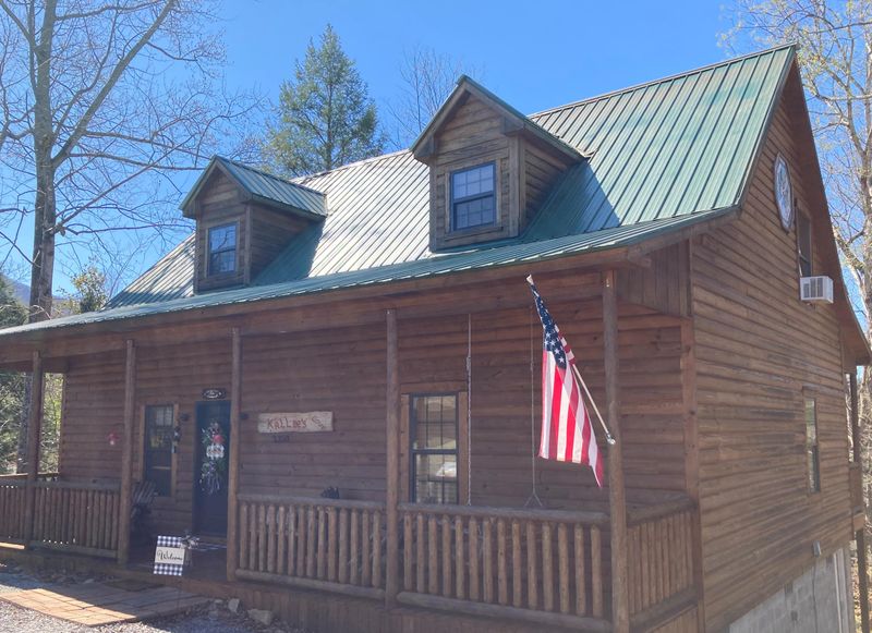 3350 Robeson Rd, Sevierville, TN 37862